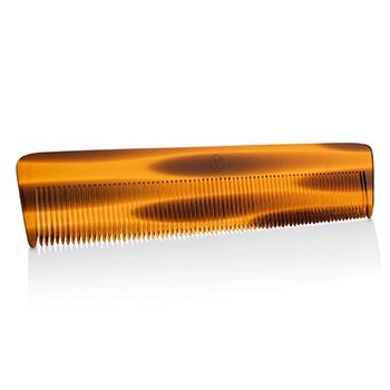 The-Classic-Straight-Comb-Esquire-Grooming