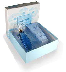 Buy Secret Petals, Perfumes Visari online.