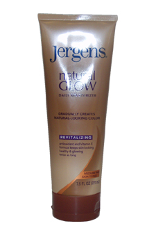 Natural Glow Revitalizing Daily Moisturizer for Medium Tan Skin Tones Jergens Image